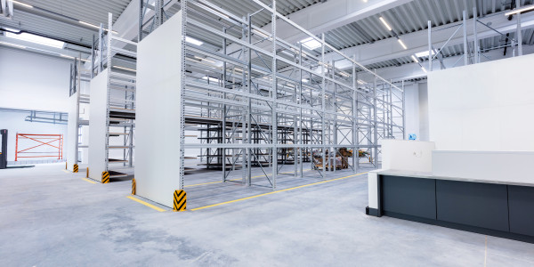 Reformas Integrales de Naves Industriales Ribesalbes · Diseño e Instalación de Áreas de Producción, Almacén y Oficinas
