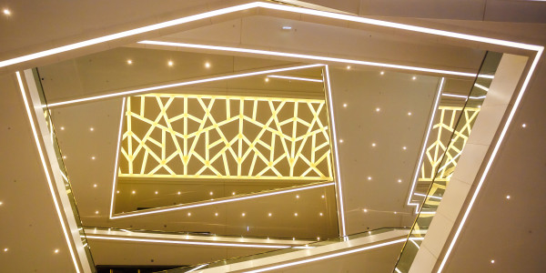 Reformas Integrales de Tiendas y Locales  Comerciales Benafer · Diseño e Instalación de Iluminación LED Eficiente
